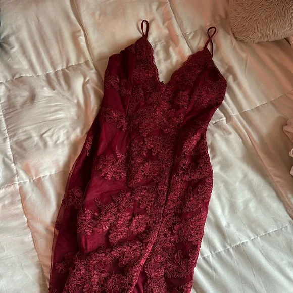 Windsor Dresses | Red Lace Slit Windsor Mini Dress | Color: Red | Size: M | Pm-29703480's Closet Windsor Dresses | Red Lace Slit Windsor Mini Dress | Color: Red | Size: M | Pm-29703480's Closet